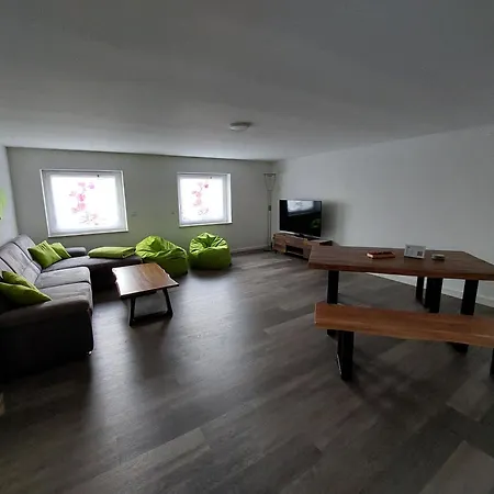 Apartment FeWo-Gabel I 69qm I Garten I gratis Parkplatz am Haus I ruhig im Grünen I flacher Radweg entlang der Saale zur Stadt